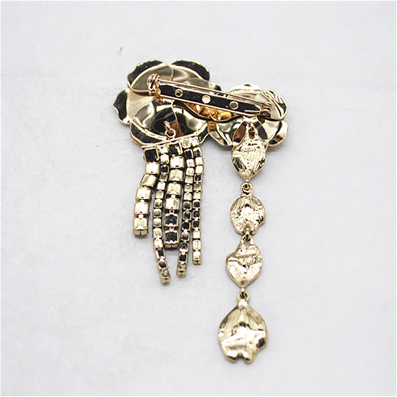 Precious flower tassel pins