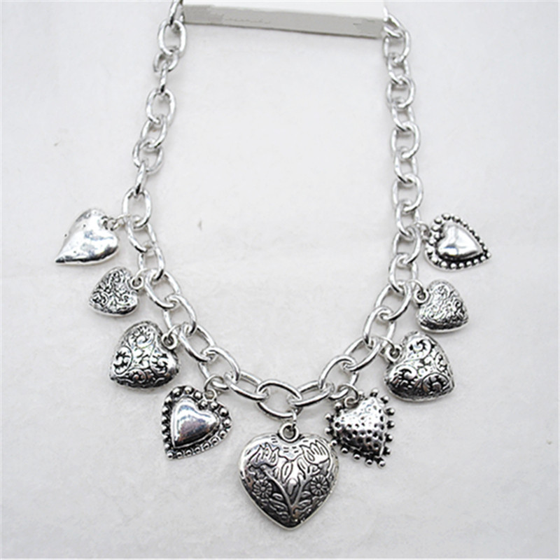 Love charm pendant necklace