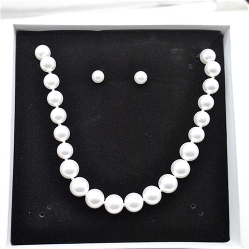 Luxurious and exquisite, versatile pearl necklace
