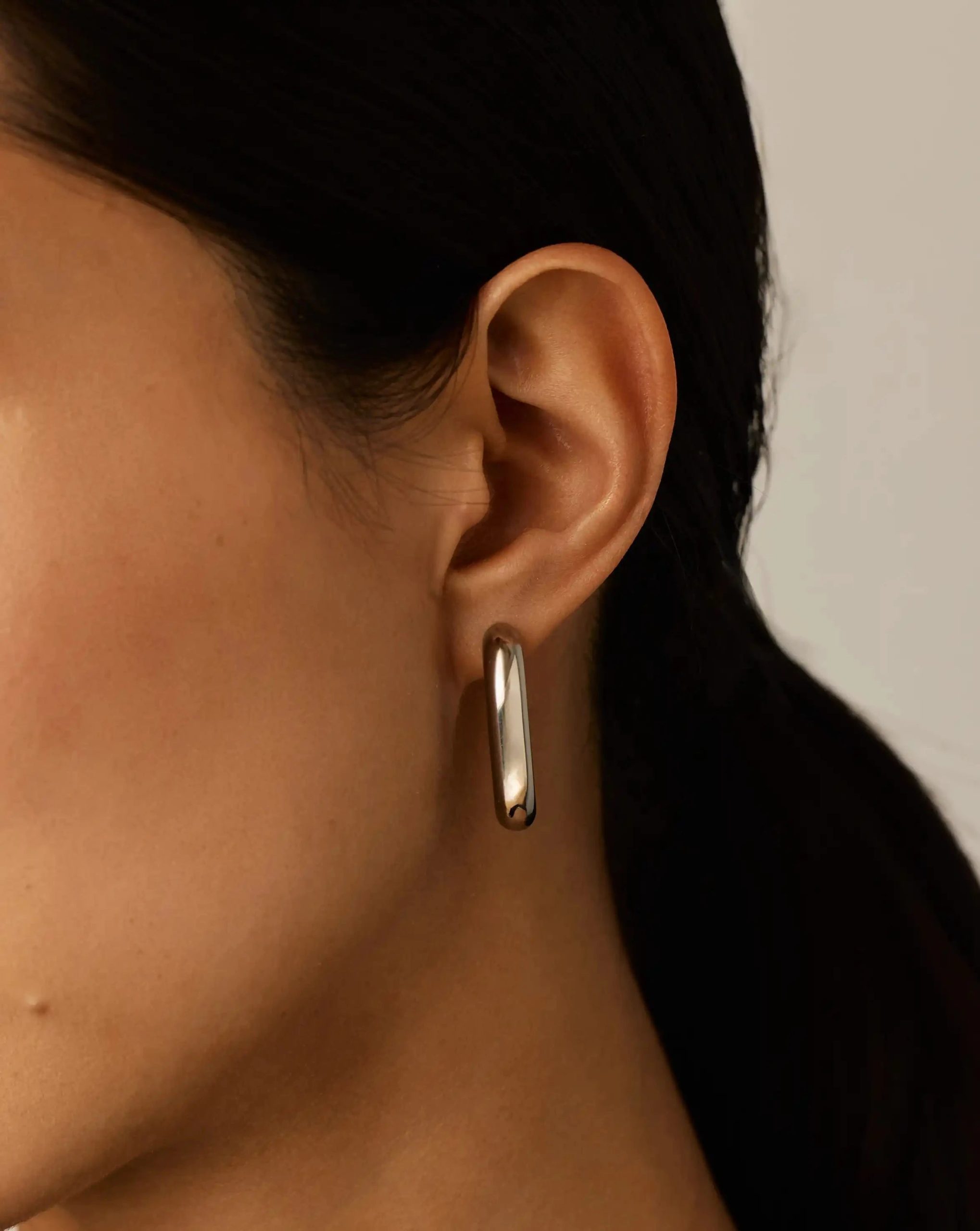 Chubby Oval Medium Hoop Earrings | Platinum Plated - Image 3